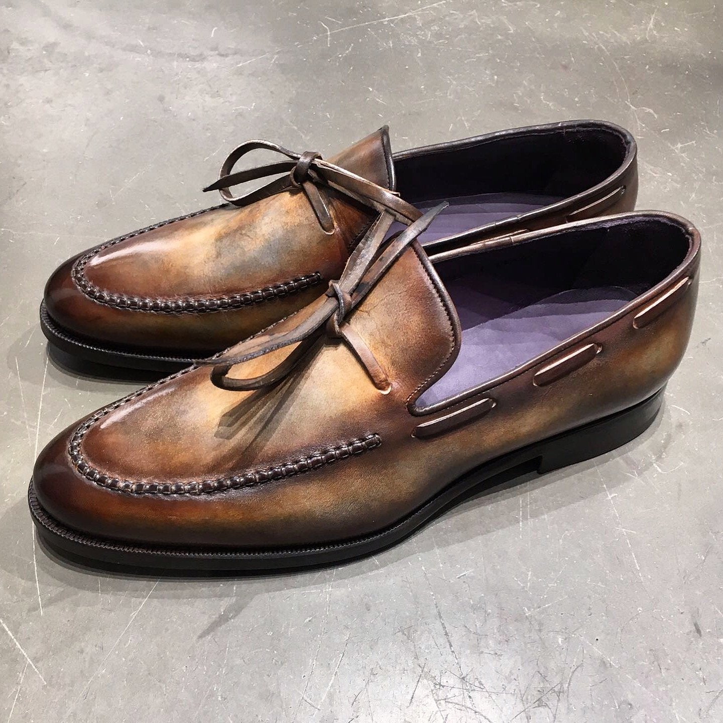 EN07 MOCCASIN WITH LACES